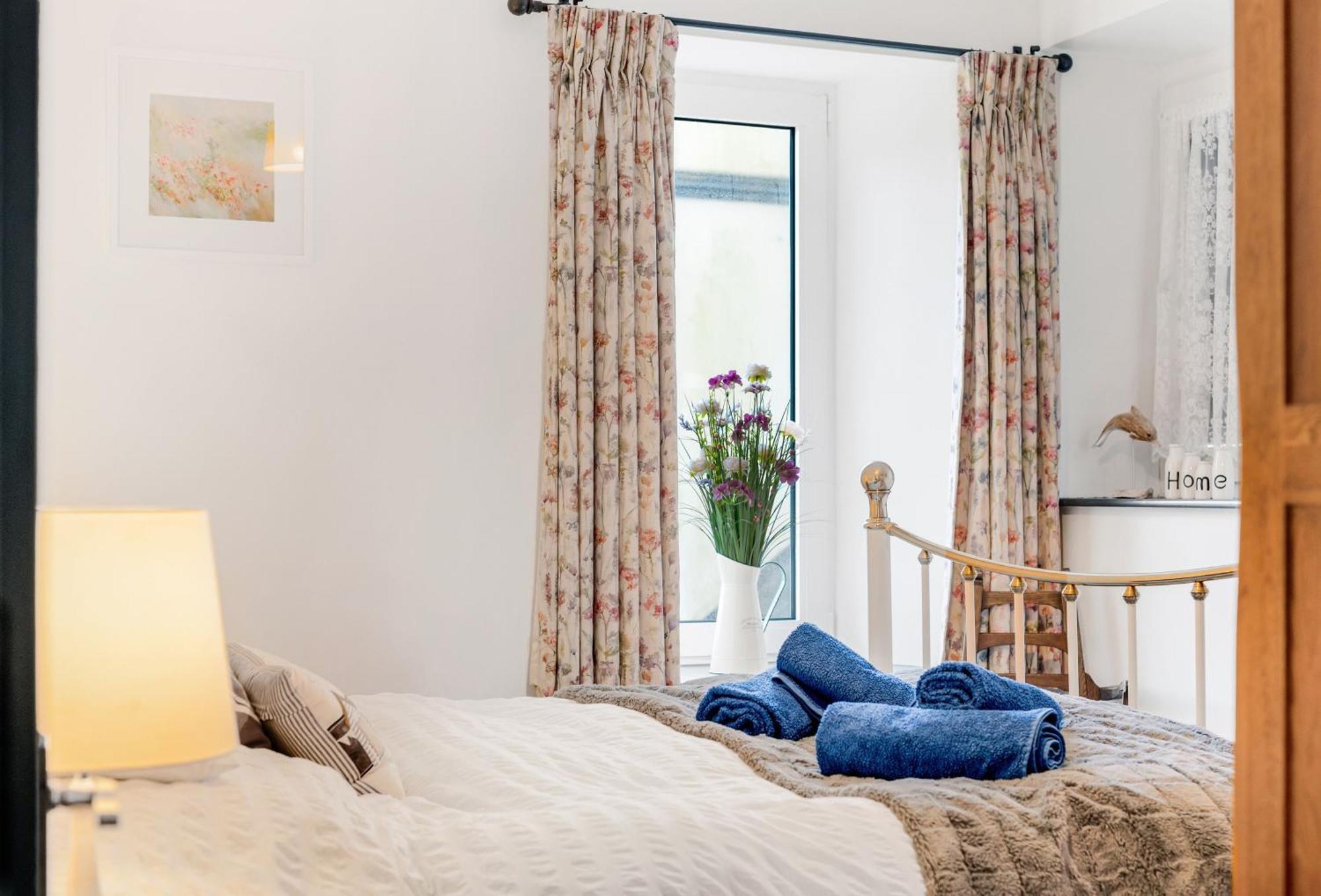 Journeys End With Stunning Sea Views From The Headland Vila Coverack Exterior foto